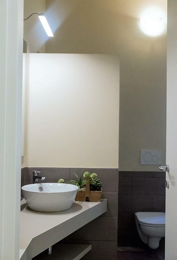 Bilocale Vicino Stazione Cir 00015 Apartamento